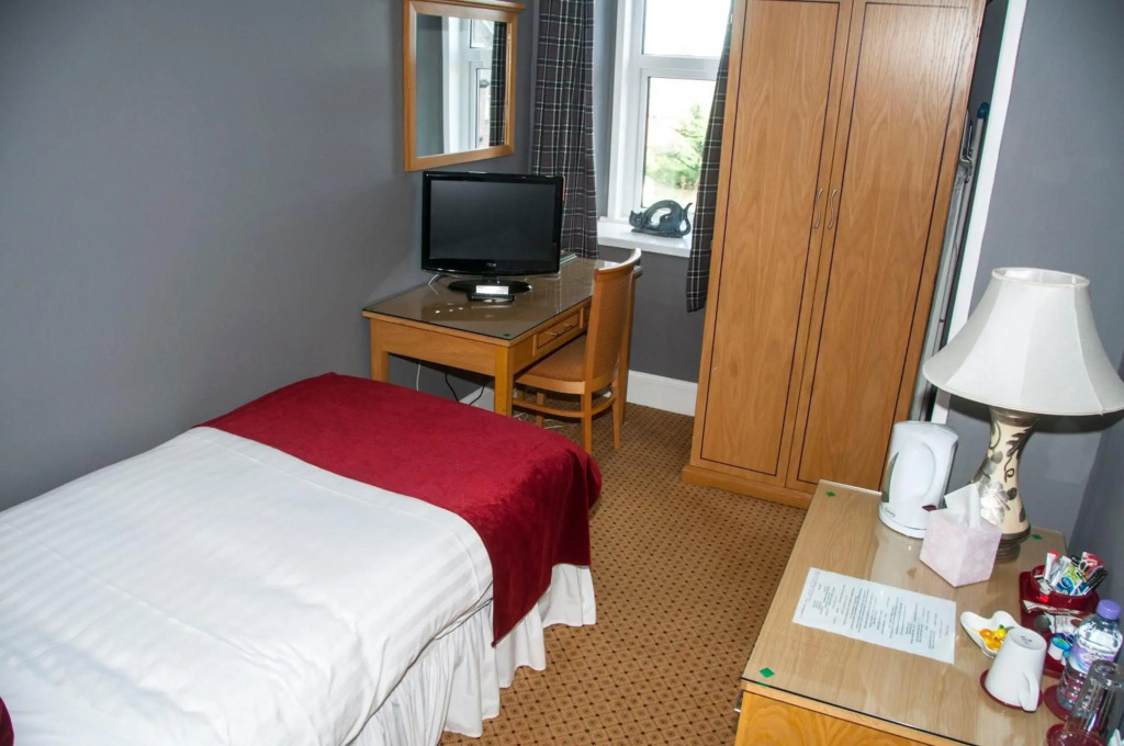 Caledonian Hotel