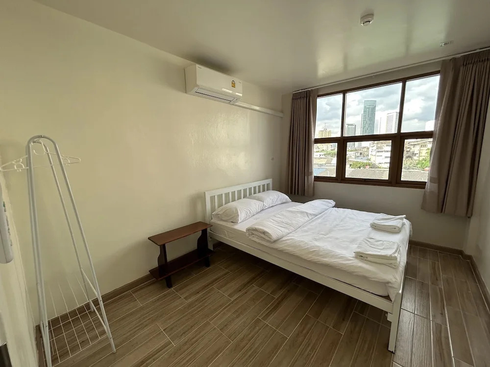 Krung Tone Hostel