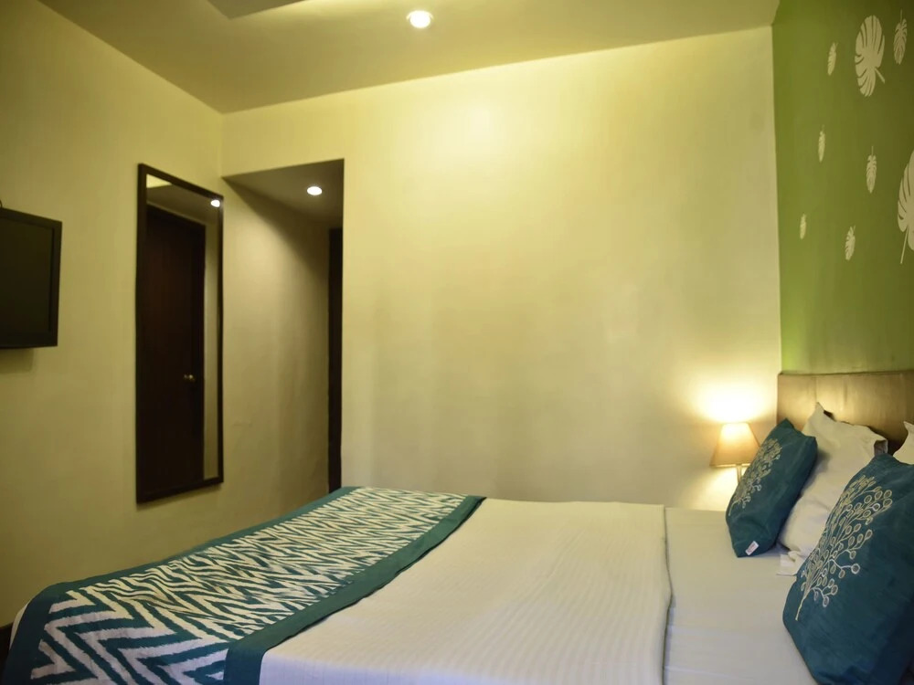 Itsy Hotels Crystal Palace Shimla With Valley View