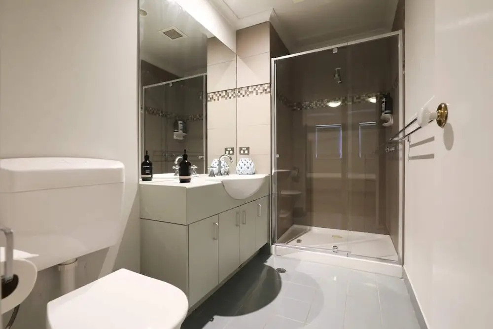 Extra Large 2 Bedroom Apartment in Melbournes Southbank