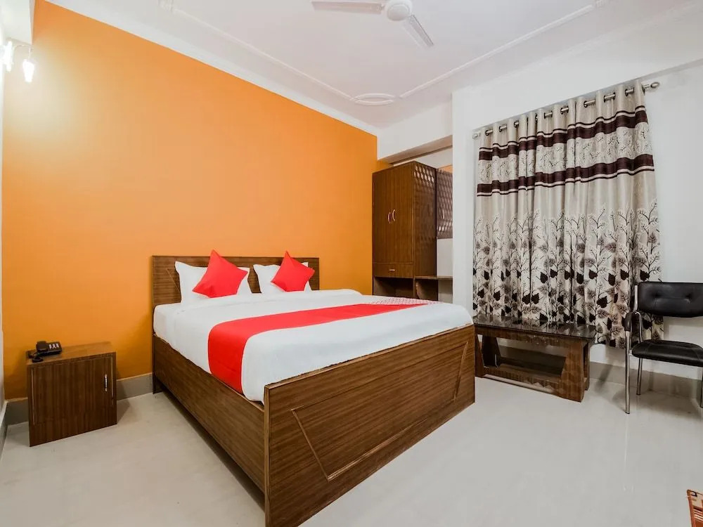 Capital O 27616 Hotel Mega Royal