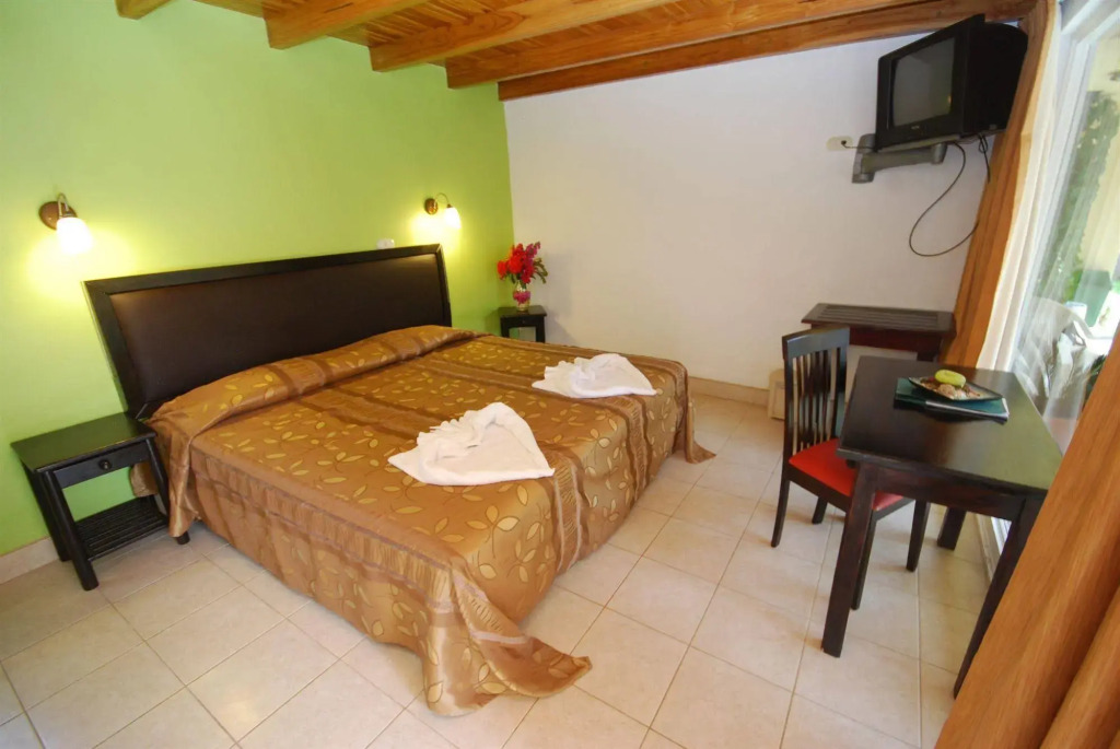 Samara Palm Lodge