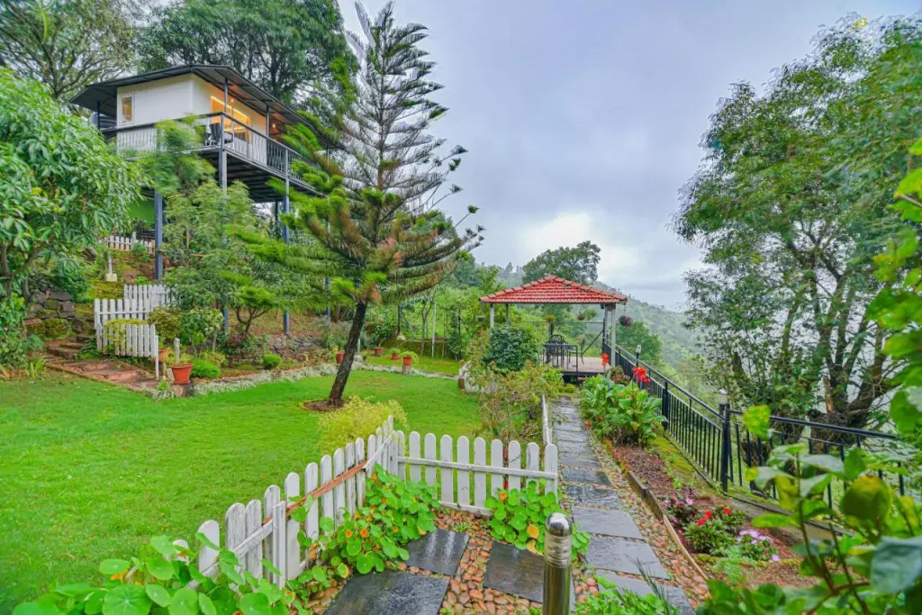 SaffronStays Verandah by the Valley, Panchgani - luxury villa and treehouse with beautiful valley and lake views