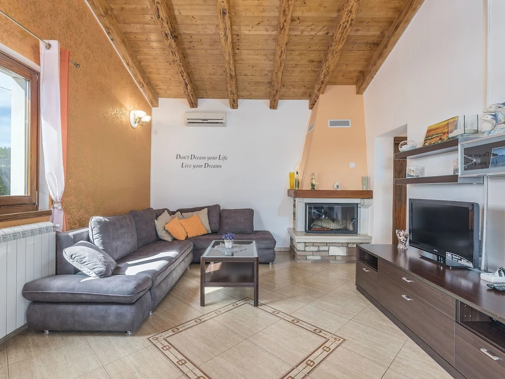 Villa with Private Pool Just 10 Minutes Drive From the Beach And Porec Center