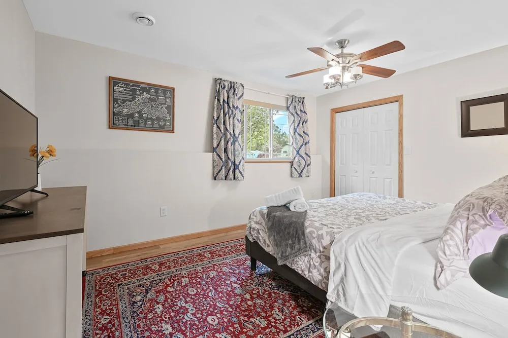 Mosinee Woodland Escape - Lower Suite