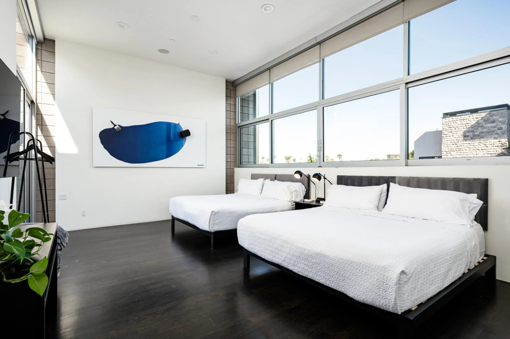 Old Town Scottsdale Iconic Modern Mansion