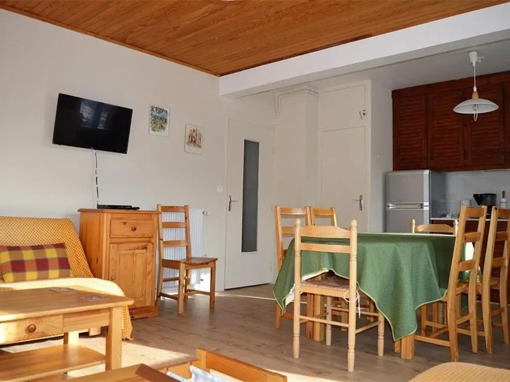 Appartement Les Angles, 4 pièces, 8 personnes - FR-1-593-21