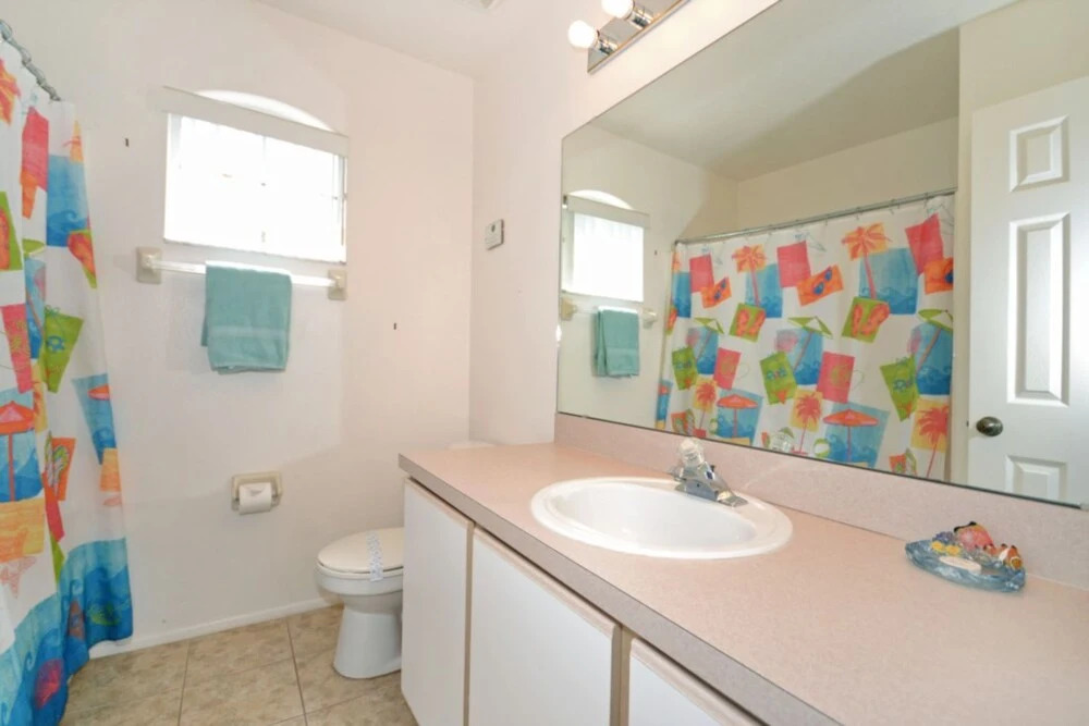 Hampton Lakes 215840