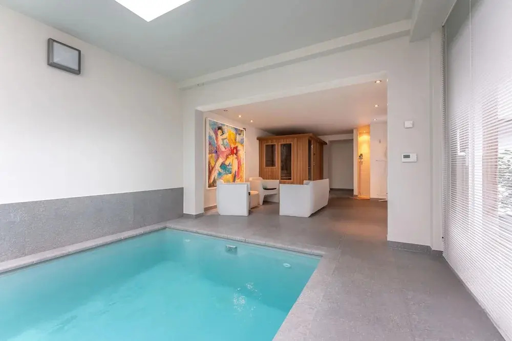 Villa Euphrosina boutique verblijf met verwarmd zwembad, sauna, vlakbij het strand van Oostende