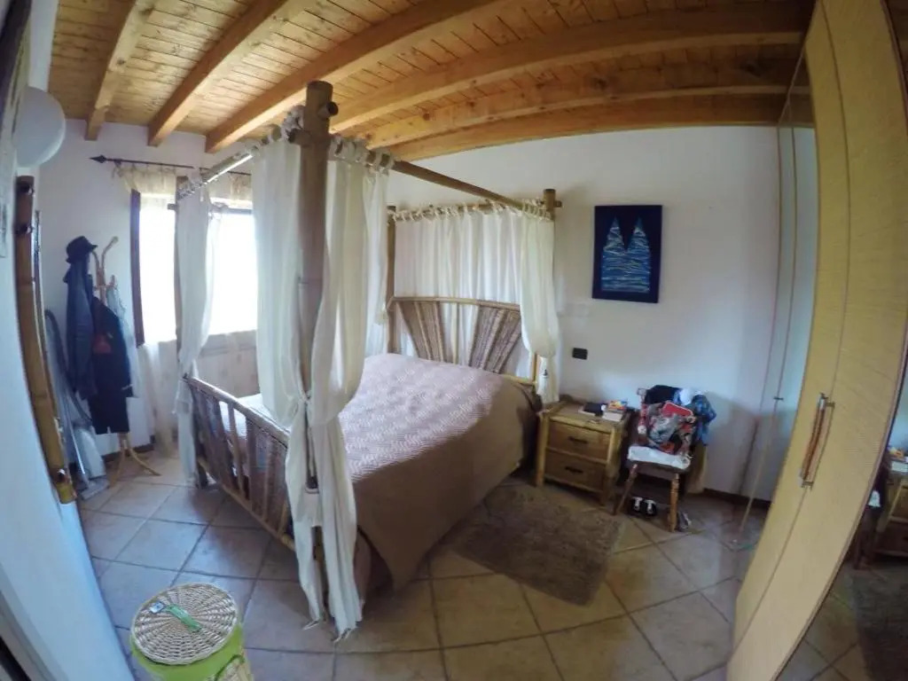 2 bedrooms appartement with shared pool furnished terrace and wifi at Padenghe Sul Garda