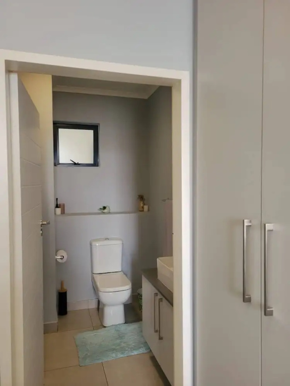 Charming 2-bedroom Apartment in Midrand, Close to Mall of Africa