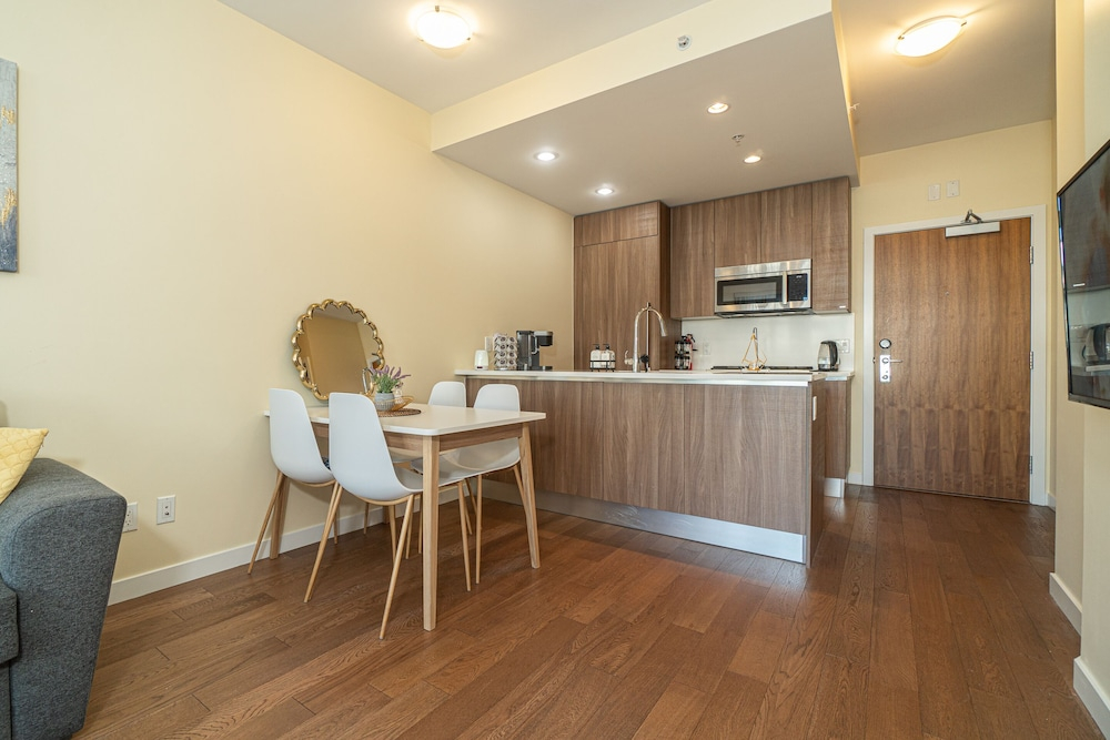 Lovely Oasis near Waterfront & Downtown