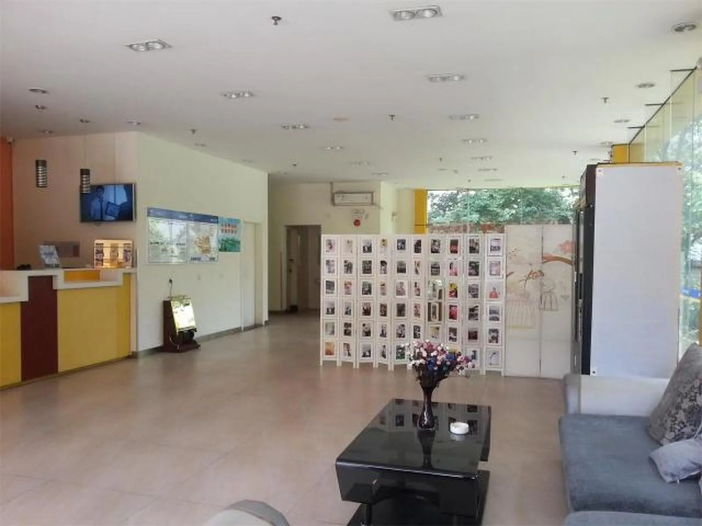 7 Days Inn Foshan Thousands Light Lake Branch