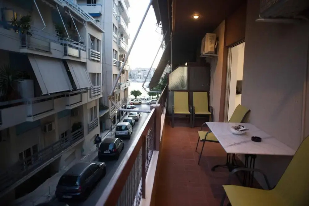 Cozy Apartment With sea View Next to Marina Zeas