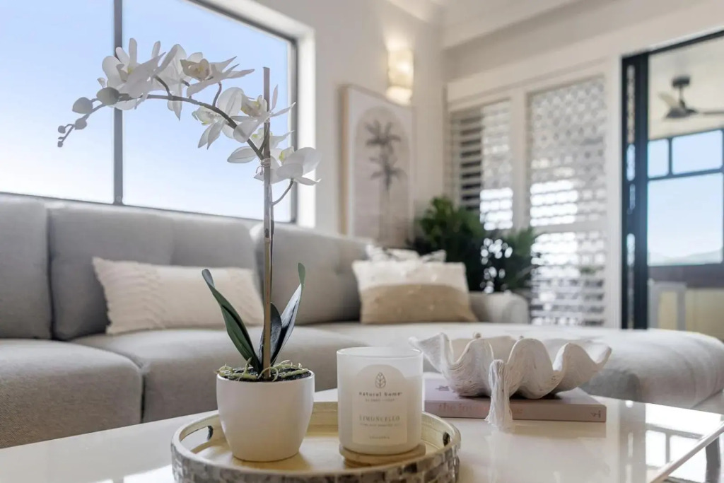 Stunning Costal 3 Bedroom Apartment In Cairns Cbd