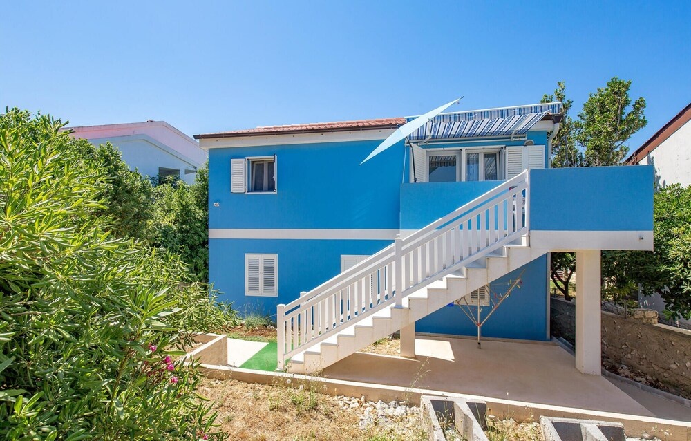 Beautiful Apartment in Kosljun With Wifi and 1 Bedrooms
