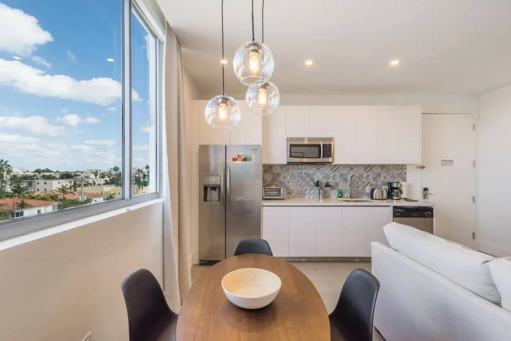 Luxury 2 bedroom apt in South Beach 502