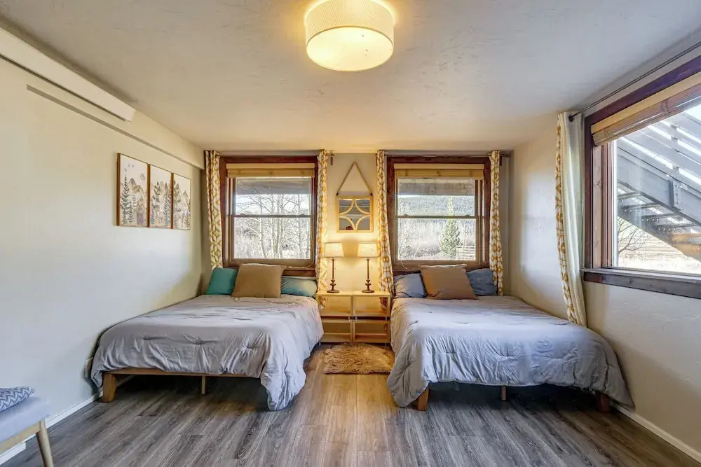 Quiet Alma Home w/ Deck - 20 Mi to Breckenridge!