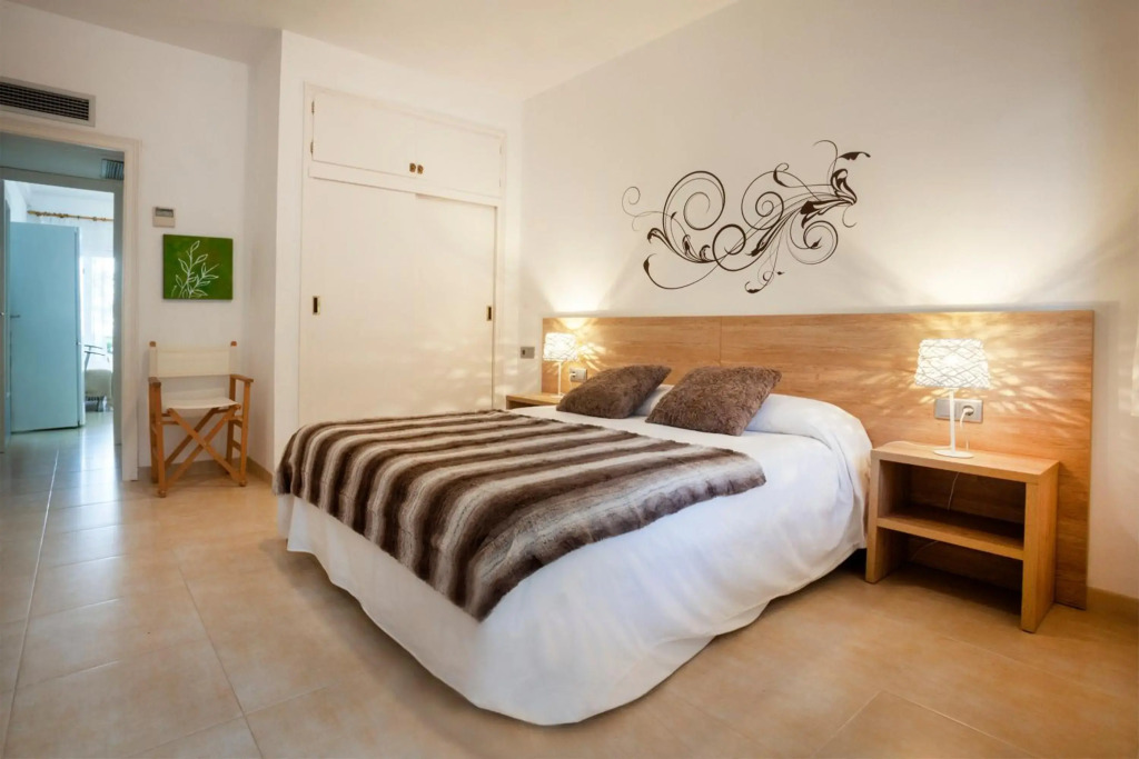 Apartamento a pie de playa, climatizado y parking