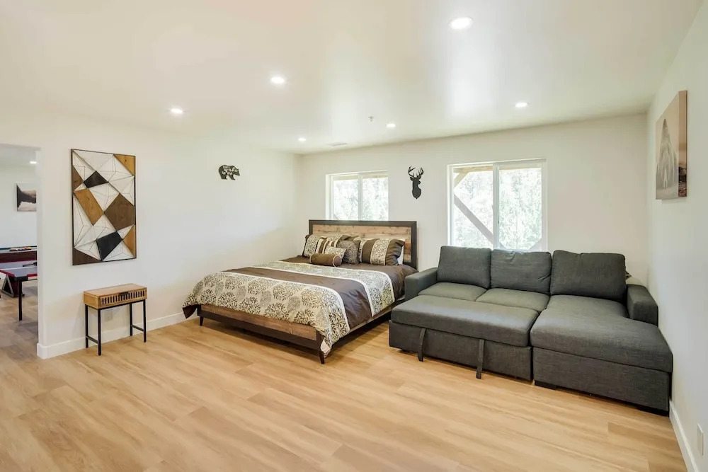 Lake Arrowhead Getaway With Decks + Game Room!