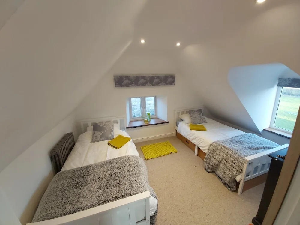 Bluebell House 5 Star Luxury 4 Bdrms and hot tub