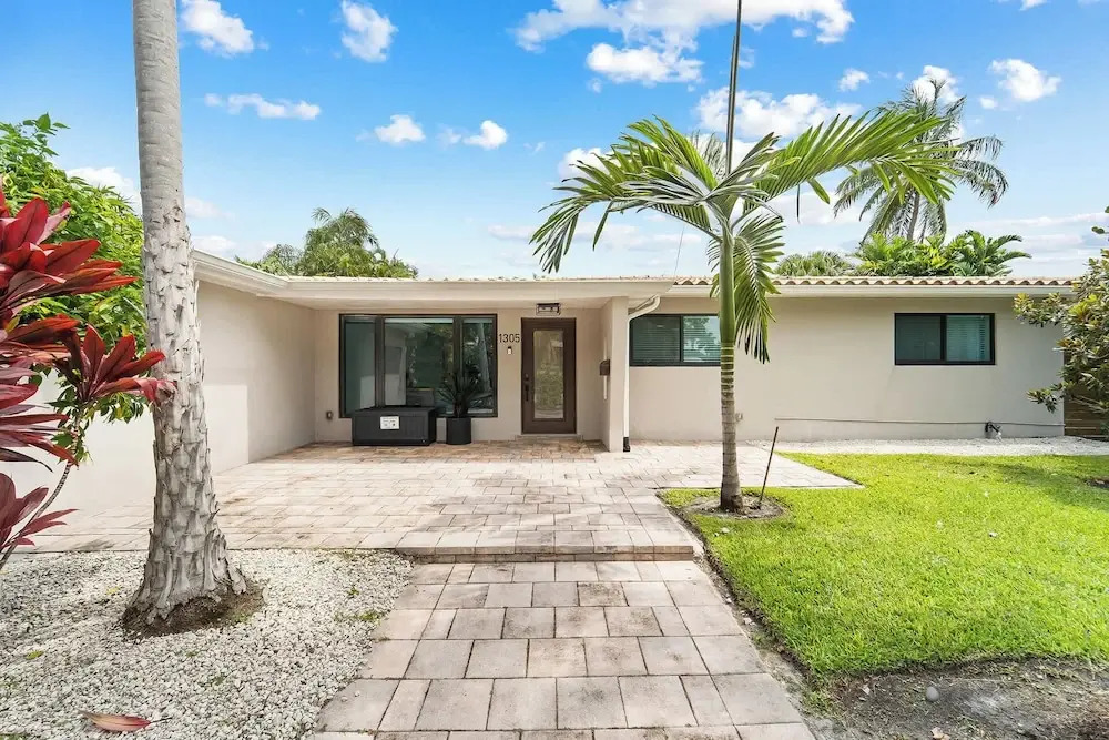 Sunset Lane by Rove Travel Home With Pool & Hot Tub