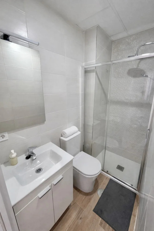 Ifema V in Madrid With 1 Bathrooms