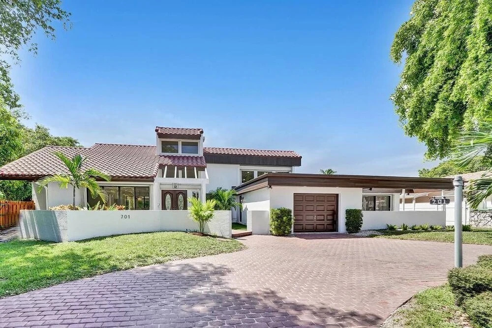6 BR Home with Heated Pool & Golf View