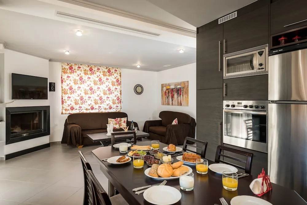 Beautiful Pool Villa for Relaxing Family Holidays