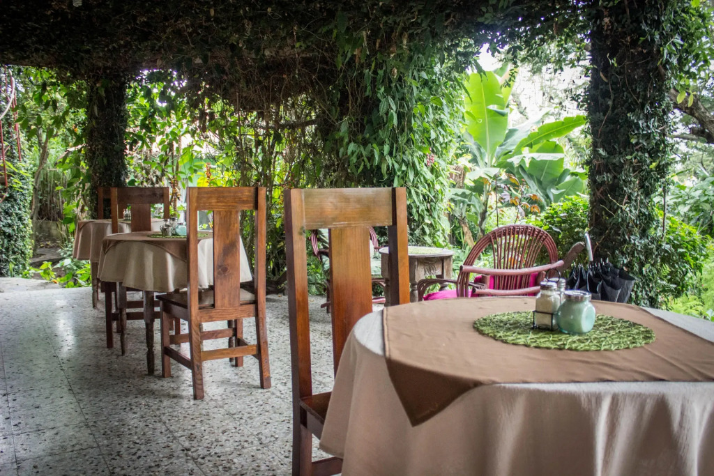 Hotel La Casa Rosa