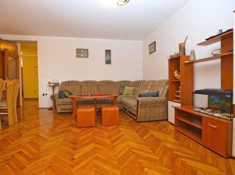 Apartment 1475