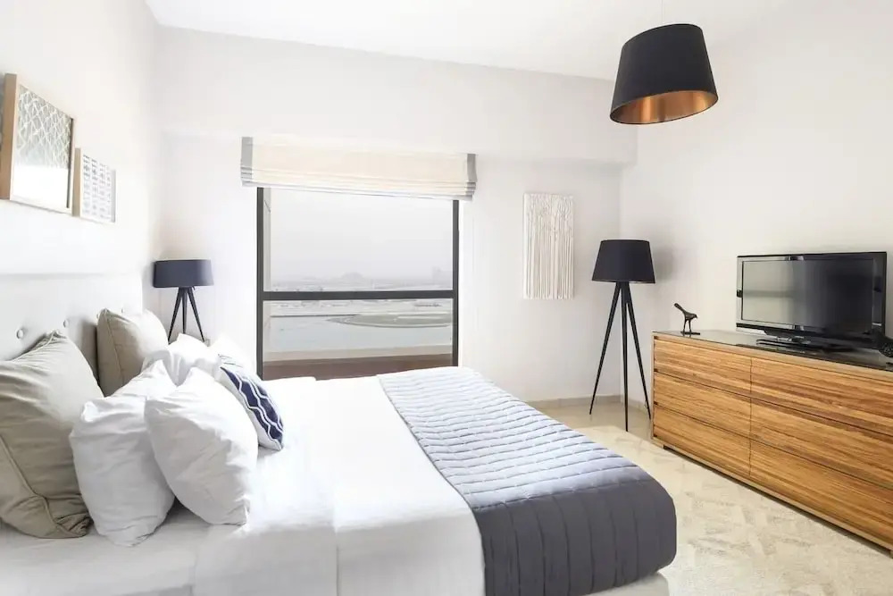 Full Sea View! Gorgeous 2BR in JBR - Sleeps 6!
