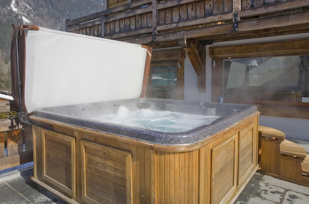 Chalet Cree - Haute Collection