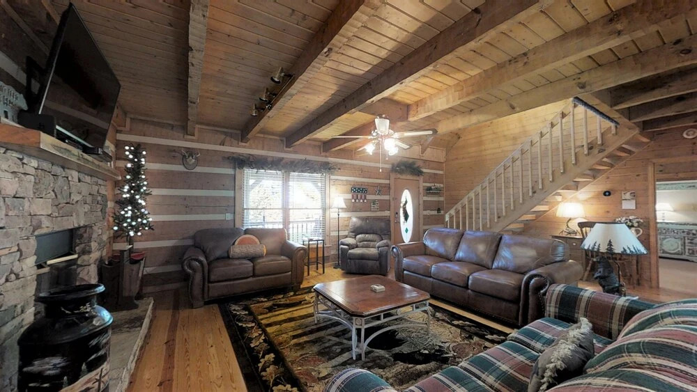 Dogwood Acre 3 Bedroom Cabin by RedAwning