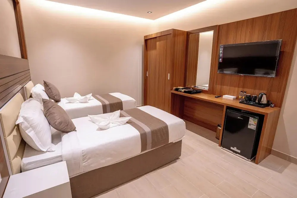 فندق كنان العزيزية Kinan Al Aziziyah Hotel