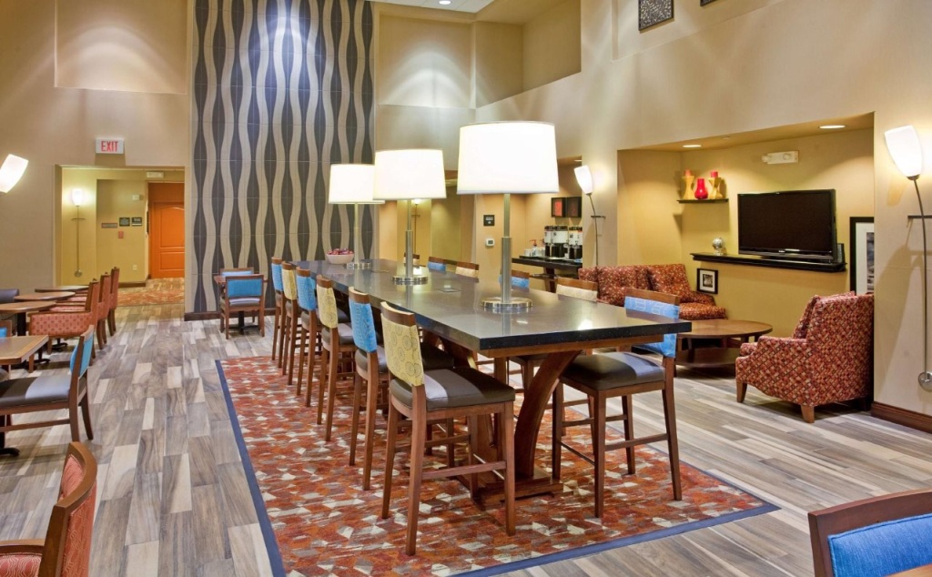 Hampton Inn & Suites Wichita-Northeast