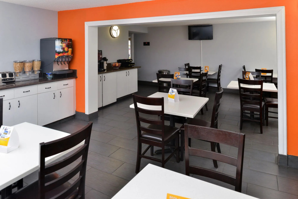 Econo Lodge Tacoma Mall