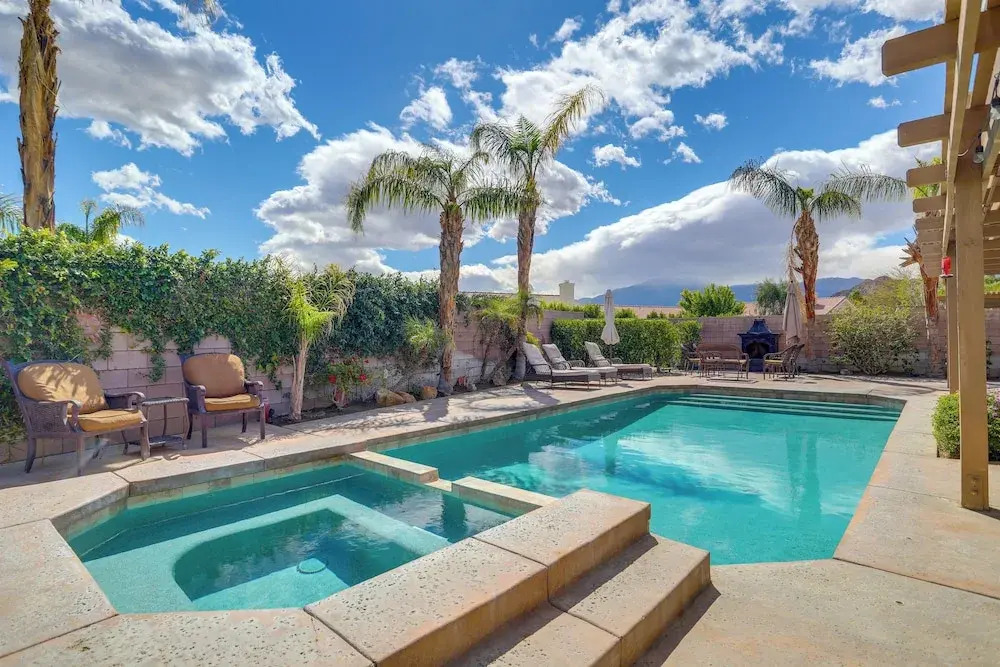 065014: 2 Mi to Big Rock Golf Course: Luxury Home