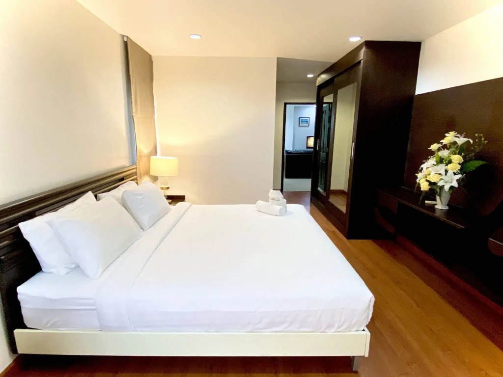 14 Place Sukhumvit Suites