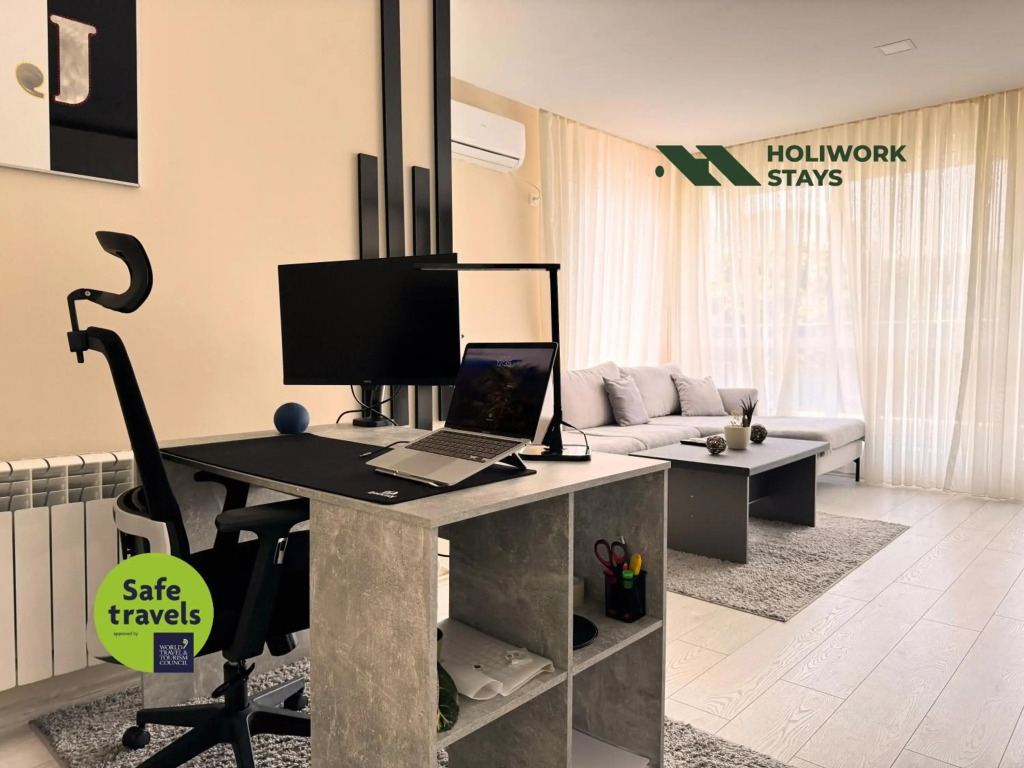 Holiwork Stays Business Suite, City Centre