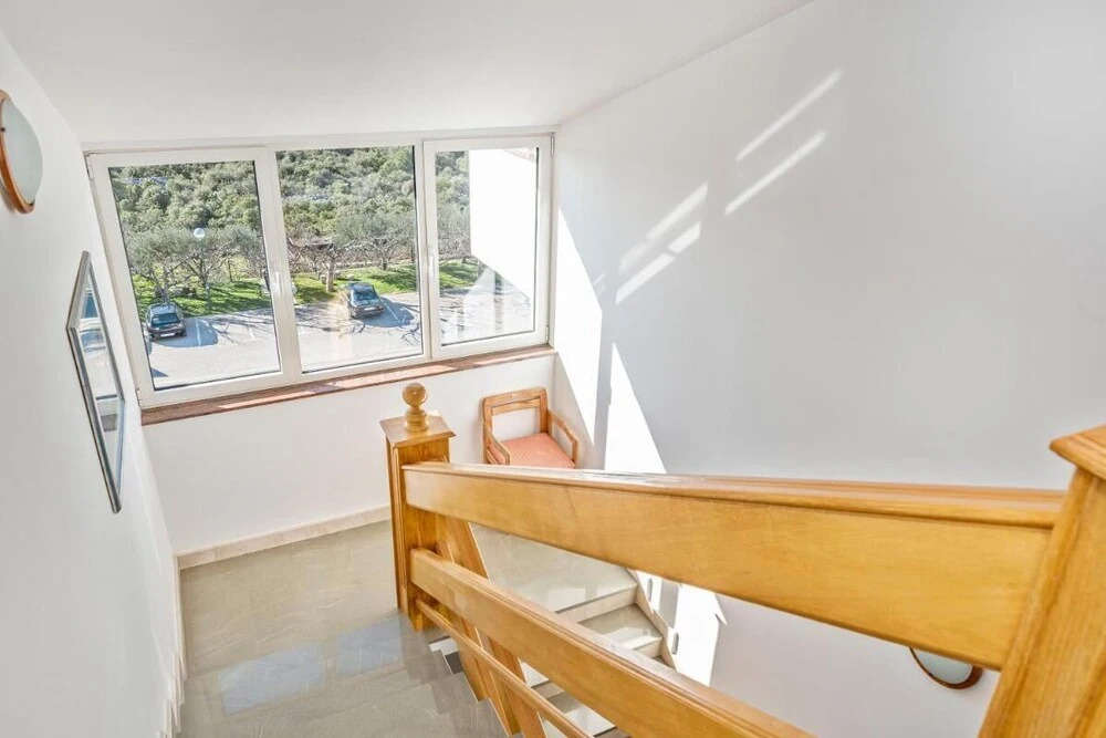 Barun Apartments - One Bedroom Apartment With Terrace and Sea View