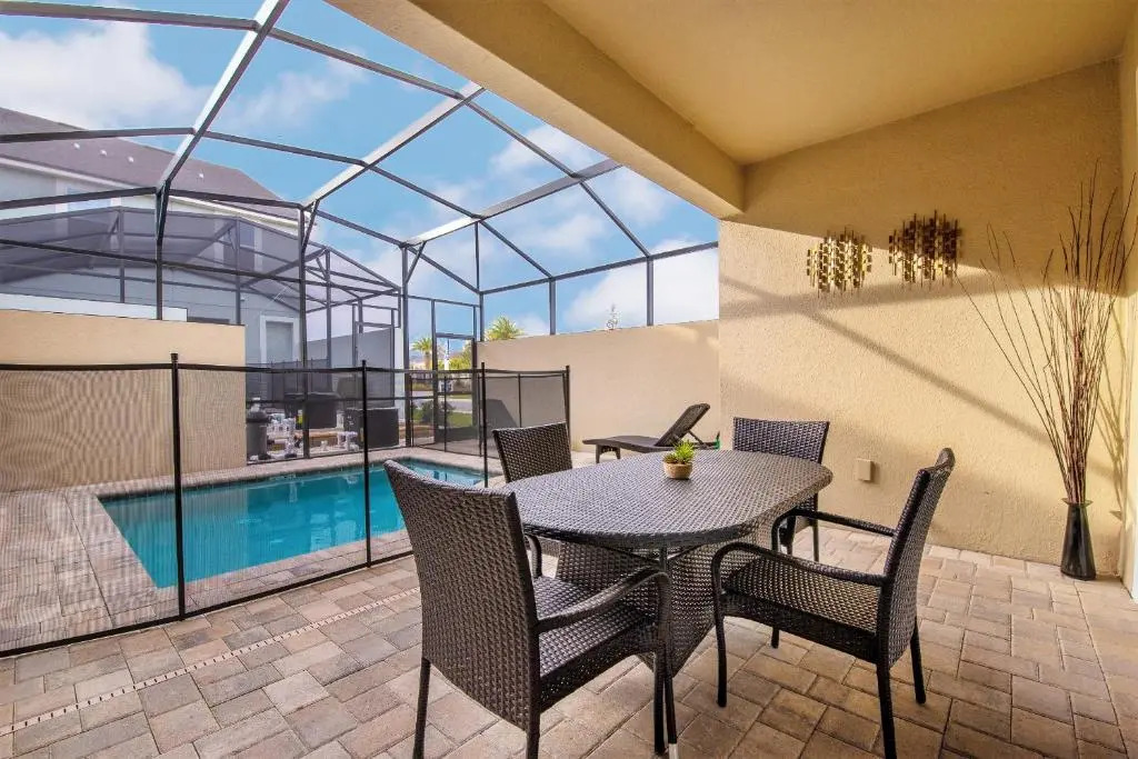 Solara Resort Townhome, 15 minutes from Disney