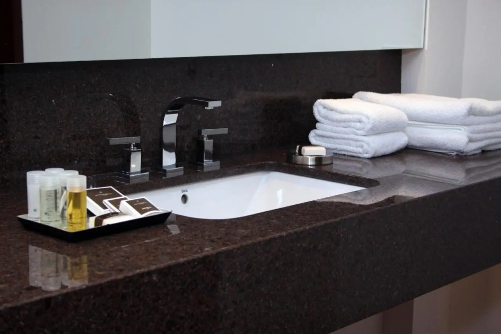 San Isidro Plaza Hotel