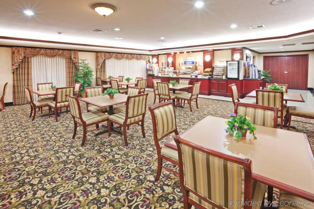 Holiday Inn Express Hotel & Suites Gainesville by IHG
