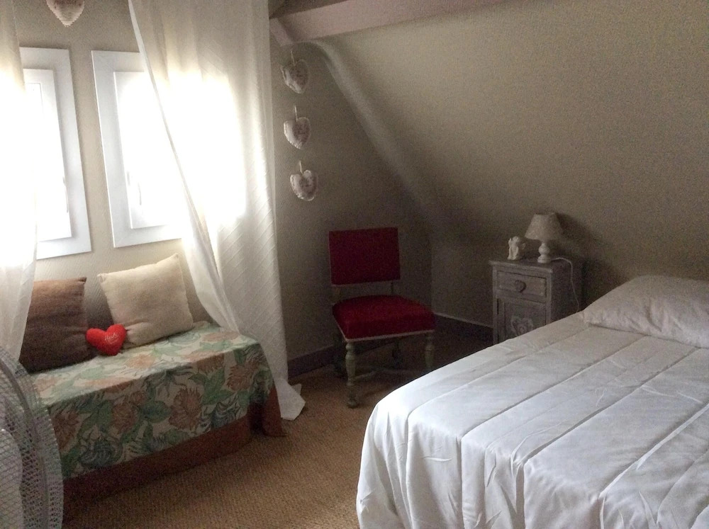 Villa With 5 Bedrooms in Bourré, With Private Pool, Enclosed Garden and Wifi - 4 km From the Beach