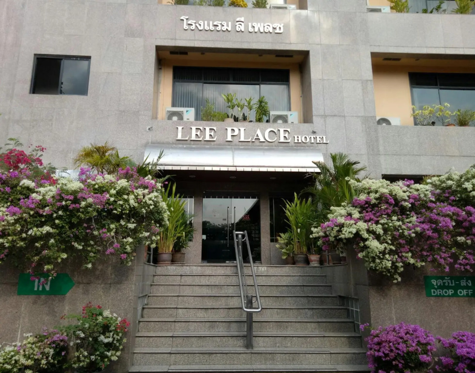 LEE PLACE HOTEL