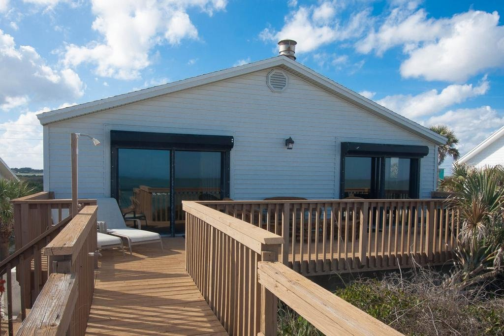 Turtle Cove 4 Br home by RedAwning