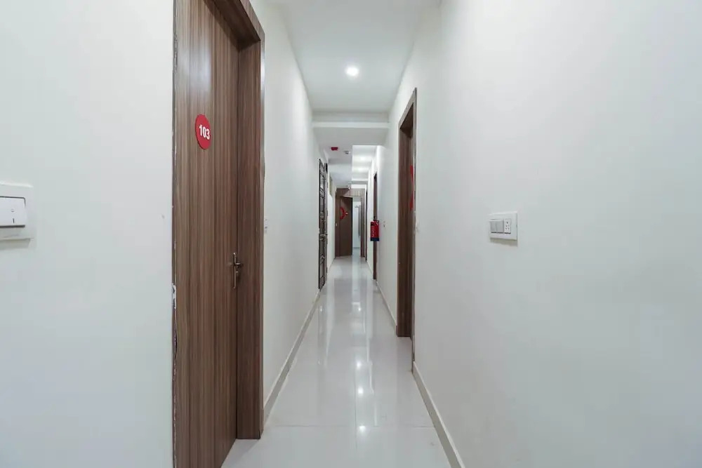 Capital O 67657 Schmear Suites