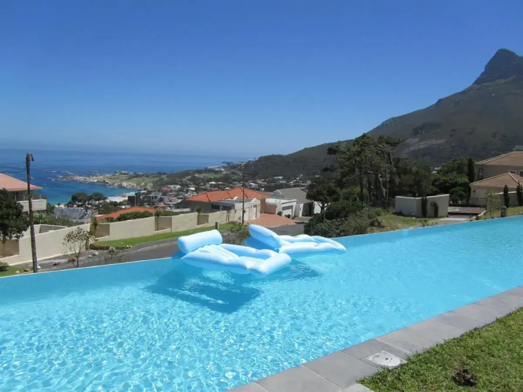 The Crystal Luxury Serviced Apartments