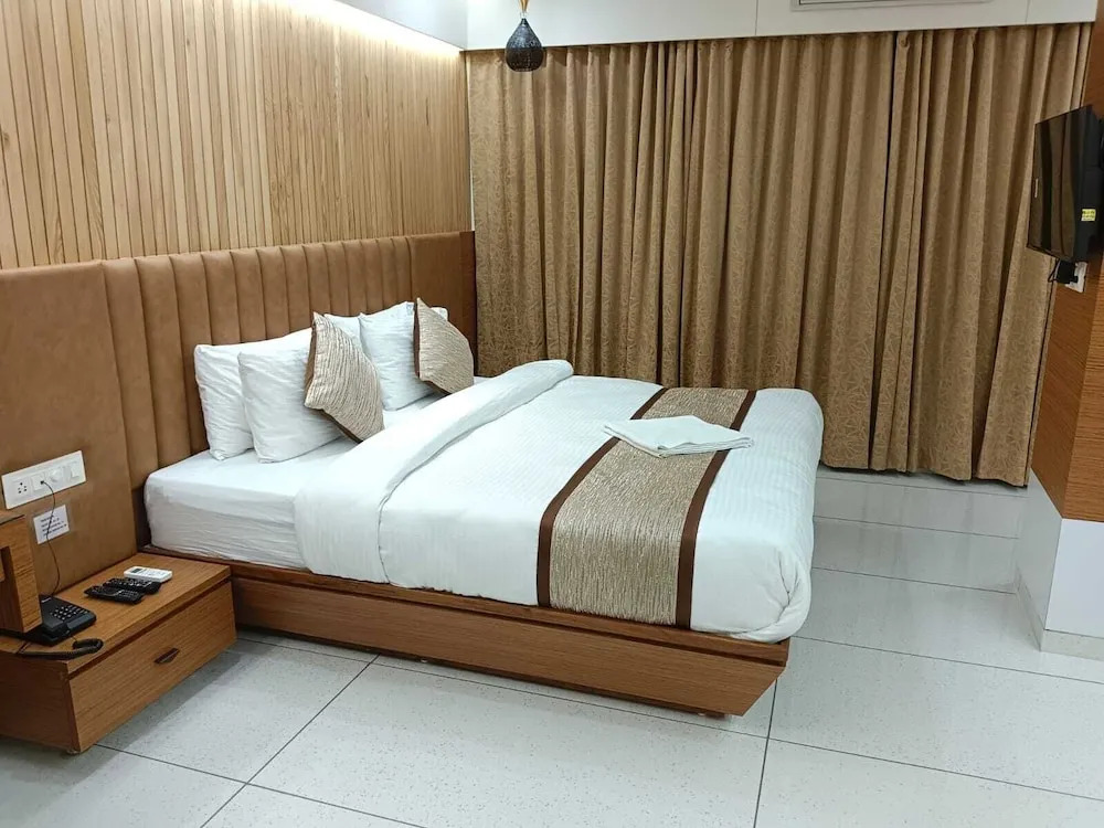 Tulsi Hotel